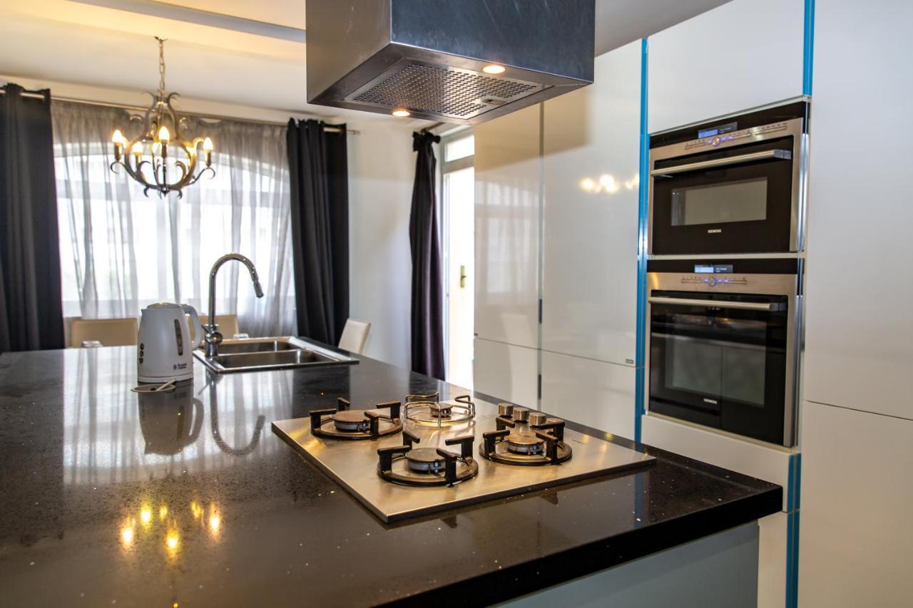 Dolmen Court Flat 10, Qawra Apartment เซนต์พอลส์เบย์ ภายนอก รูปภาพ
